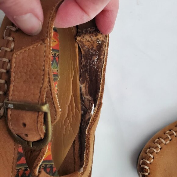 ✨ VINTAGE TREASURE ALERT! | 1970s Leather T-Strap Boho Chic flats ✨5.5 - Picture 3 of 7